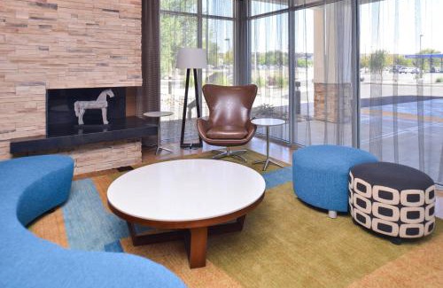 Farmington Hotel | Relax at Fairfield Inn & Suites Farmington with Pool Access
