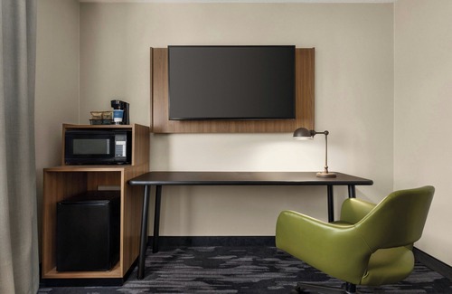 Findlay Hotel | Discover Fairfield Inn & Suites Findlay with Pool & Breakfast