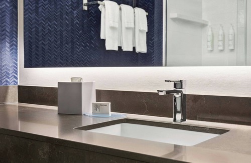 Findlay Hotel | Discover Fairfield Inn & Suites Findlay with Pool & Breakfast