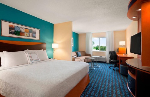 Lansing Hotel | Comfortable Fairfield Inn & Suites Lansing West Awaits You