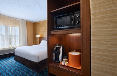 Highlands Hotel | Discover Comfort at Fairfield Inn & Suites Lincoln Airport