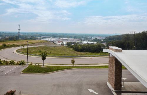 New Albany Hotel | Guest Rated: Fairfield Inn & Suites New Albany with Pool