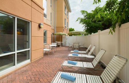 Farrandsville Hotel | Cozy Fairfield Inn & Suites Lock Haven with Oceanfront Views