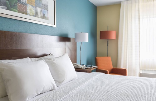 Peru Hotel | Explore Comfort at Fairfield Inn & Suites Peru – 9/10 Rated