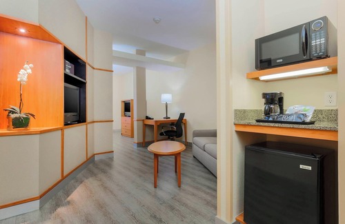 Temecula Hotel | Inviting Fairfield Inn & Suites Temecula with Pool & Spa