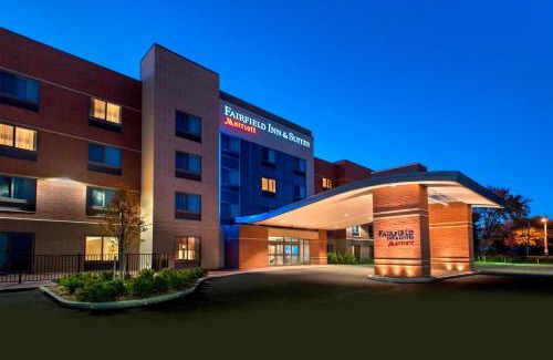 East Syracuse Hotel | Relax at Fairfield Inn & Suites Syracuse with Pool Access