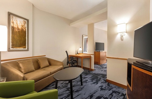 Jacksonville Hotel | Discover Fairfield Inn & Suites Jacksonville West - Perfect for Families