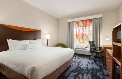 Jacksonville Hotel | Discover Fairfield Inn & Suites Jacksonville West - Perfect for Families