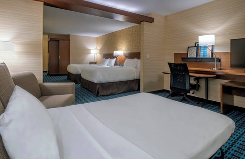 Marlborough Hotel | Guest Favorite: Fairfield Inn & Suites Boston Marlborough