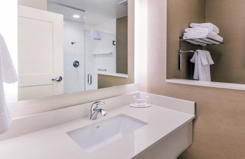 Marlborough Hotel | Guest Favorite: Fairfield Inn & Suites Boston Marlborough