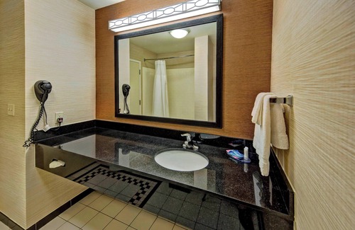 Central Oklahoma City Hotel | Welcoming Fairfield Inn & Suites with Pool and Spa Amenities