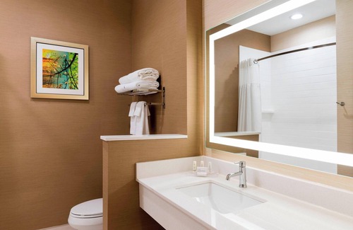 West Monroe Hotel | Ideal Stay at Fairfield Inn & Suites West Monroe with Pool
