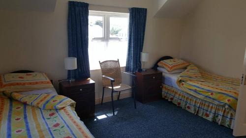 Dungloe House | Pet-Friendly Fairgreen Cottages: Family Fun Awaits!
