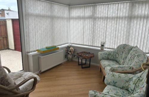 Thornton-Cleveleys House | Discover Fairholmes House: Pet & Child Friendly Retreat