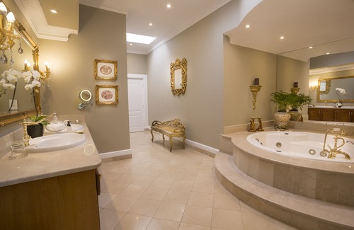 Greater Johannesburg Metropolitan Area Hotel | Discover Fairlawns Boutique Hotel and Spa: 5-Star Relaxation