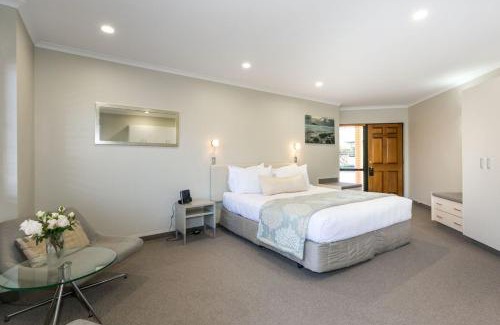 Westshore Hotel | Oceanfront Fairley Motor Lodge: 5-Star Guest Rated Retreat