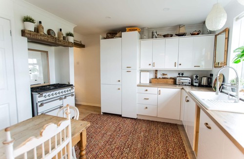 Earnley House | Beachfront Fairlight Home with Pet-Friendly Amenities