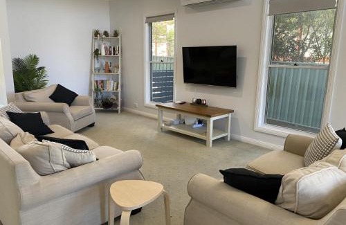 Culburra Beach House | Fairlight House: Family-Friendly Retreat with 10/10 Reviews