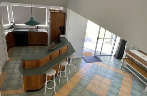 Culburra Beach House | Fairlight House: Family-Friendly Retreat with 10/10 Reviews