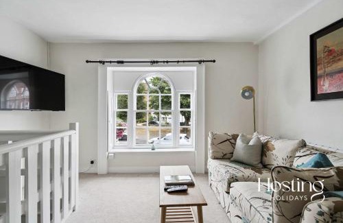 Henley-on-Thames Apartment | Fairmile Loft - Cosy 1-Bed Stay in Central Henley