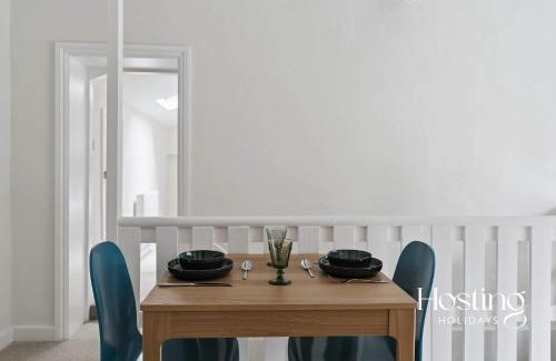 Henley-on-Thames Apartment | Fairmile Loft - Cosy 1-Bed Stay in Central Henley