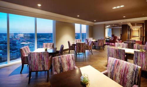 Waller Creek District Hotel | Indulge in Fairmont Austin Gold Experience with Ocean Views