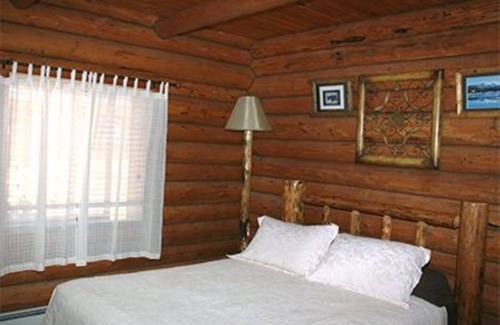 Fairmont Cabin | Exquisite Fairmont Chalets Montana 2: Pet-Friendly Retreat