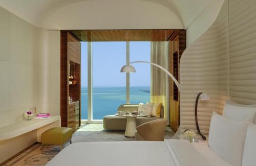 Doha Hotel | Indulge at Fairmont Doha: Oceanfront 5-Star Retreat