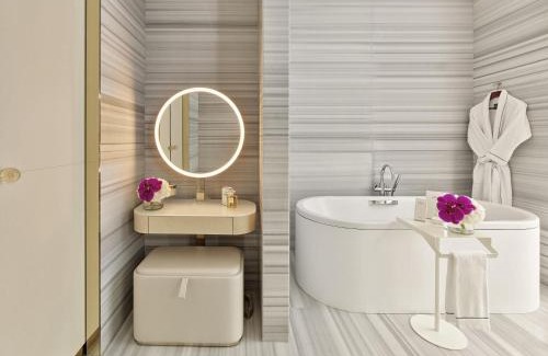 Doha Hotel | Indulge at Fairmont Doha: Oceanfront 5-Star Retreat