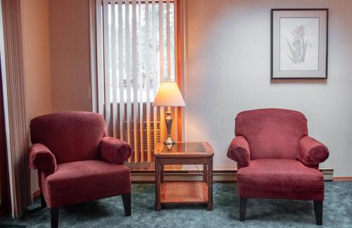 East Kootenay Hotel | Relax at Fairmont Hot Springs Resort with Ocean Views & Spa