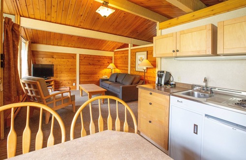 East Kootenay Cabin | Experience Fairmont Hot Springs Resort with Pool and Spa