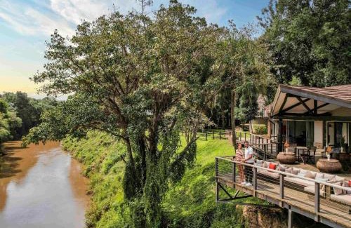 Aitong Hotel | Explore Fairmont Mara Safari Club: 5-Star Luxury Awaits