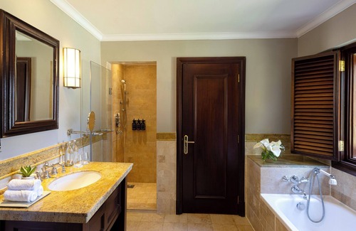 Nanyuki Hotel | Experience Elegance at Fairmont Mount Kenya Safari Hotel