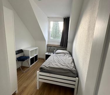 Unterrath Apartment | Discover Fairpartement Düsseldorf: Family-Friendly Retreat