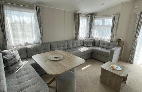 Lossiemouth Resort | Experience Fairview Caravan Hire: Guest Rated 9.8/10