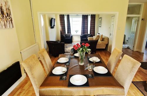 Cassiobury Villa | Discover Fairview Cottage Watford: Family-Friendly Retreat
