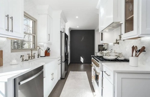 Drayton House | Exceptional Fairview Oasis with Pet-Friendly Amenities