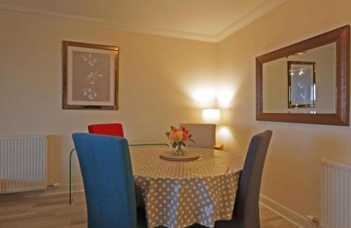 Nairn House | Family-Friendly Fairway Apartment with Top Guest Ratings