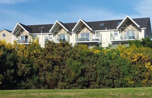 Nairn House | Family-Friendly Fairway Apartment with Top Guest Ratings