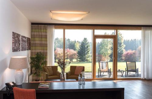 Haugschlag Apartment | Pet-Friendly Fairway-Appartements with Breakfast Included