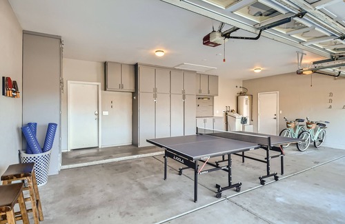 Superstition Springs House | Golf Course Retreat in Gilbert with Private Pool & Putting Green