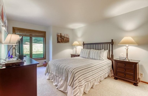 Elkhorn Village Hotel | Pet-Friendly Fairway Nine 4366 with Pool & Hot Tub