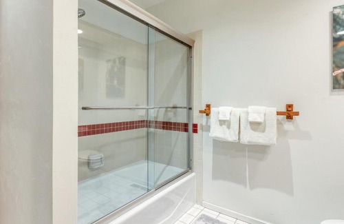 Elkhorn Village Hotel | Pet-Friendly Fairway Nine 4366 with Pool & Hot Tub