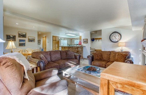 Elkhorn Village Hotel | Pet-Friendly Fairway Nine 4366 with Pool & Hot Tub