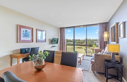 Fingal Apartment | Relax at Fairway Views – Family-Friendly Moonah Apartment