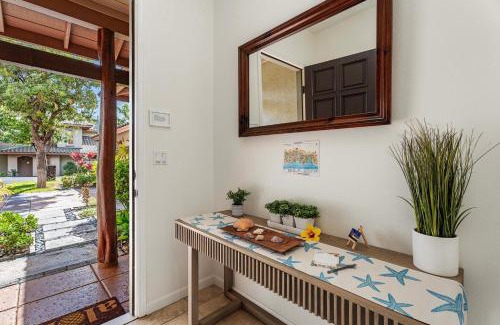 Kamuela House | Relax at Fairways at Mauna Lani with Pool and Breakfast