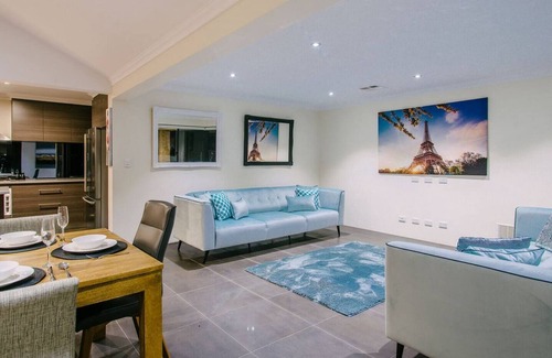 Dunsborough House | Fairways: Guest Rated 9.2 with Pet-Friendly Amenities