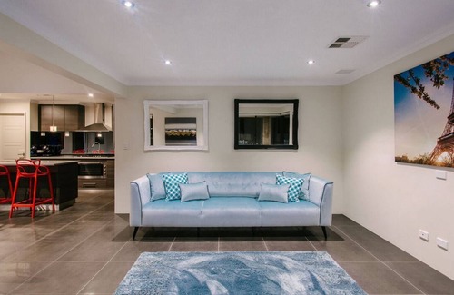 Dunsborough House | Fairways: Guest Rated 9.2 with Pet-Friendly Amenities