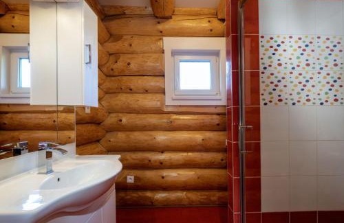 Velky Slavkov House | Enchanting FAIRYTAIL sk: Child-Friendly with a 9.4 Rating
