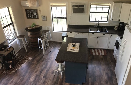 Greenwood Springs Cabin | Enchanting Forest River Cabin: Pet-Friendly Retreat